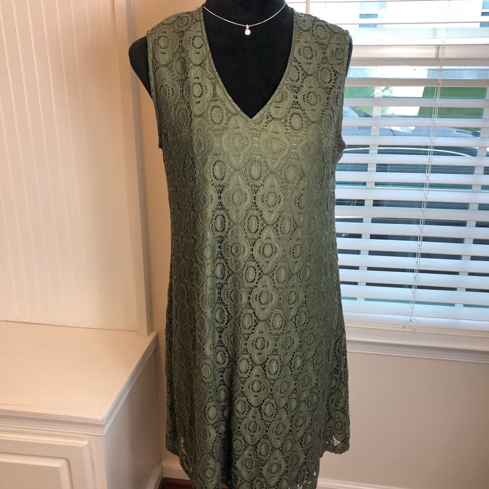 Apt9 lace overlay dress - Picture 2 of 15